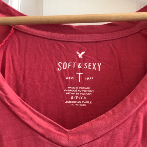 American Eagle V-Neck Pink Shirt Size Small - Picture 4 of 5